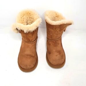 Ugg Short Boot Size 6